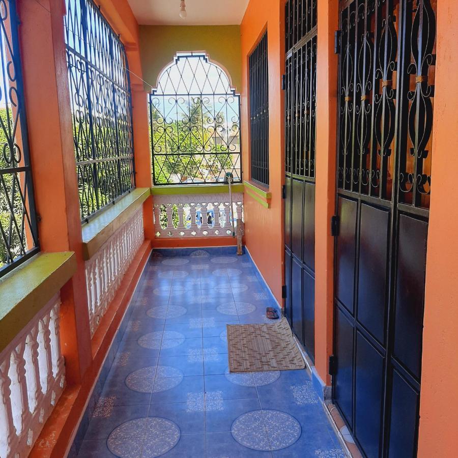 Gloria'S Place Studio Mombasa Exteriör bild